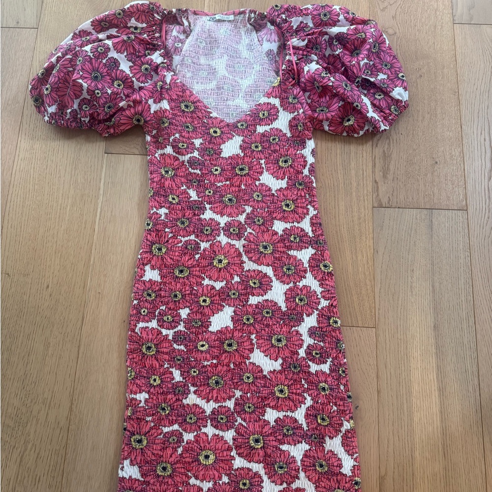 Zara Pink Floral Puff-Sleeve Midi Dress